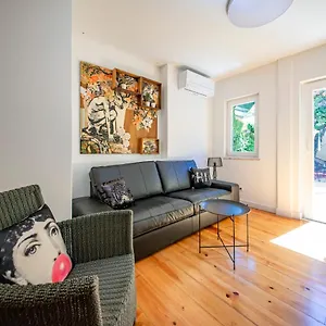 Serene Hideaway In Chiado Lisbon